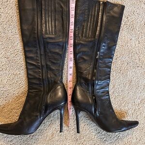 Elegant Black Leather Heeled Boots